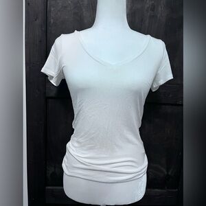 Hollister MUST HAVE COLLECTION White V-Neck Short Sleeve Tee